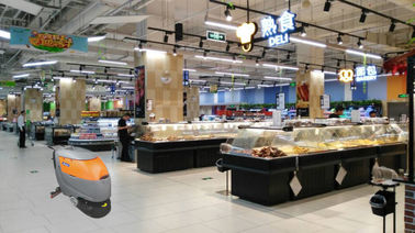 सुपरमार्केट और स्टोर में ग्रे रंग बैटरी संचालित फ्लोर स्क्रबर